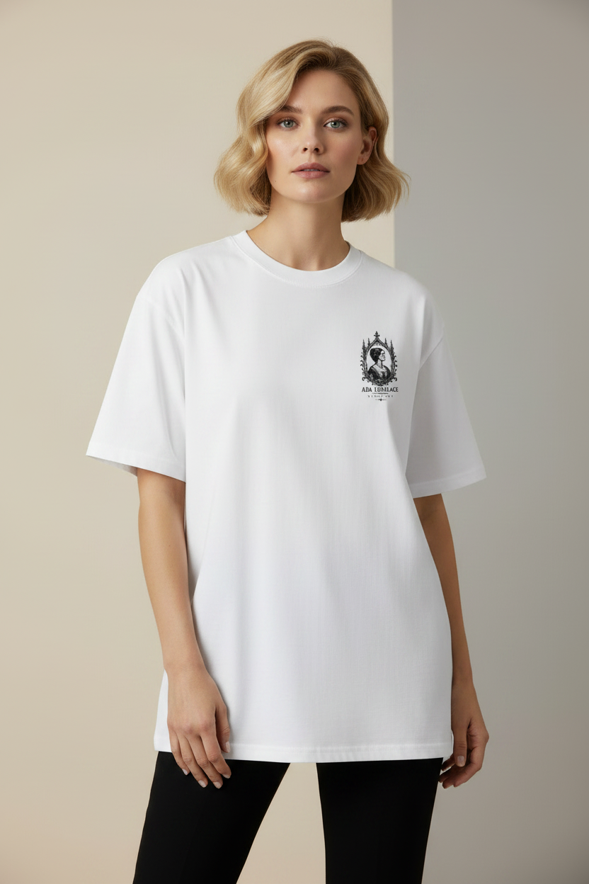 Mockup frente t-shirt Ada Lovelace con modelo