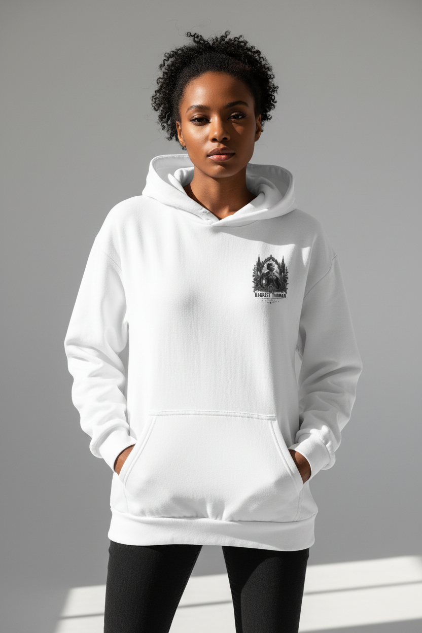 Mockup modelo elegante fondo claro Harriet Tubman Hoodie